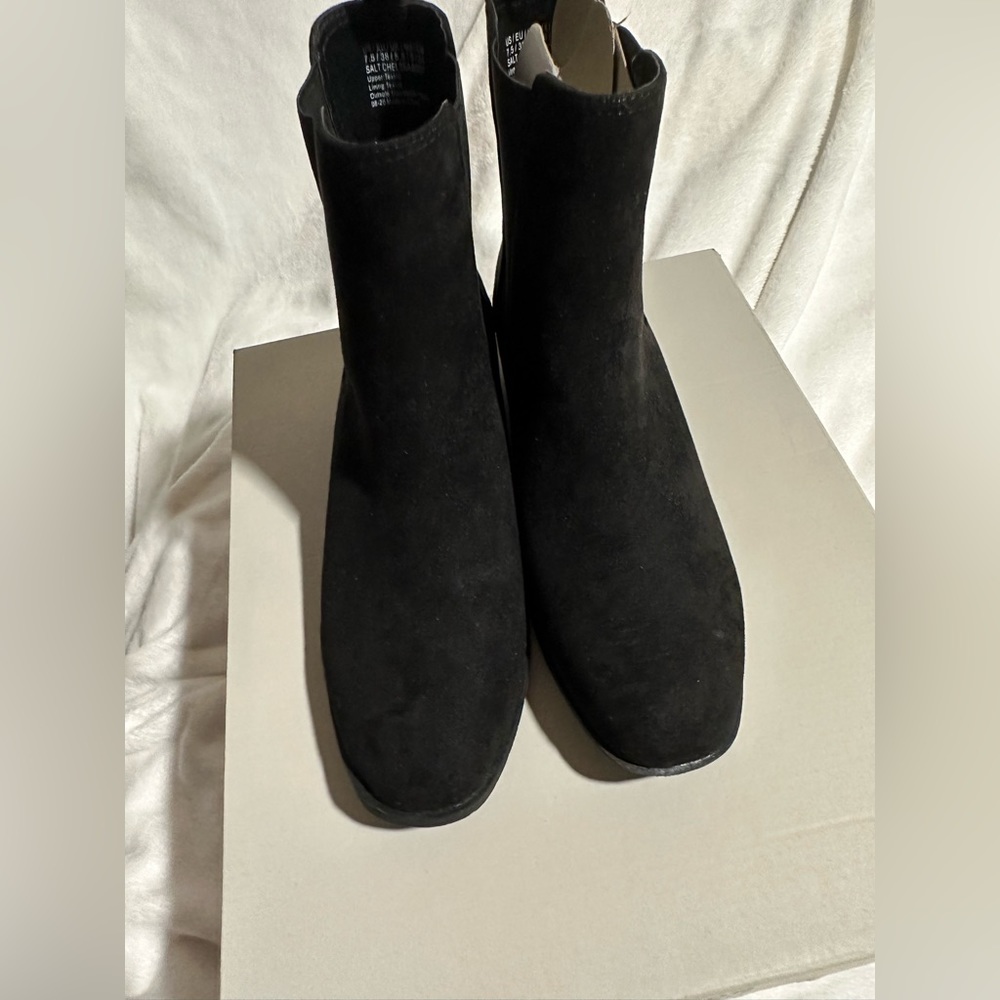 Kenneth Cole Reaction Women's Salt Chelsea Ankle Boot - Picture 1 of 7